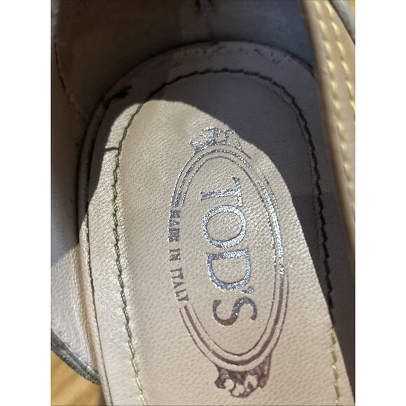 Tod's tan/Beige Leather Suede Peep Toe Dosary Pumps Size 7 studs bow front Italy - Picture 14 of 15